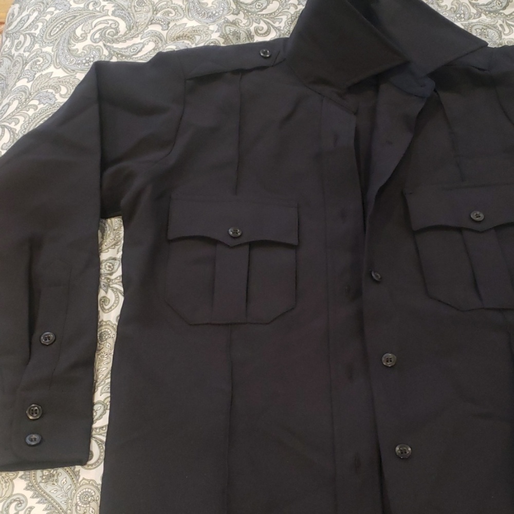 Clothes - Picture 3 of 4